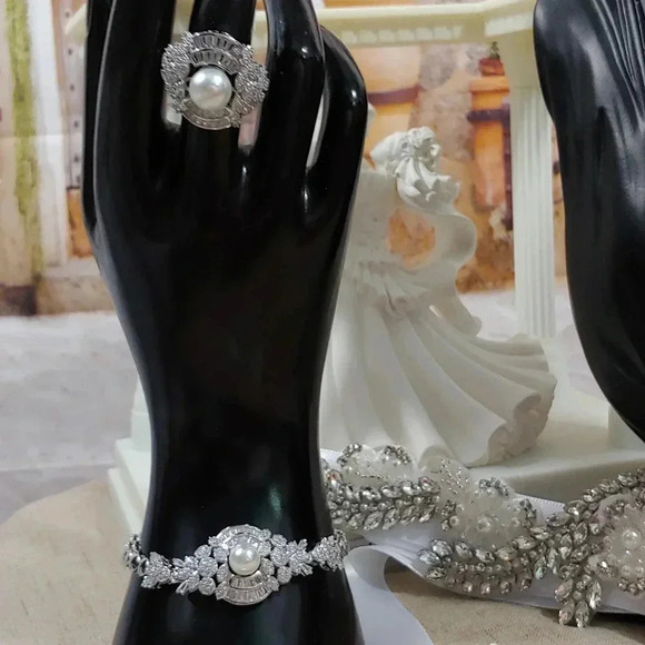 7pc. Tiara Bridal set.  ( Your choice of Necklace Sets ) See last 2 pictures - Picture 4 of 16